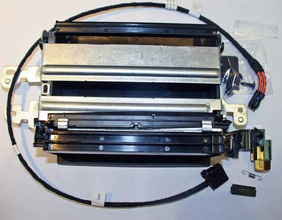 CD Changer fitting kit for W164 ML and GL - RIGHT HAND DRIVE version.